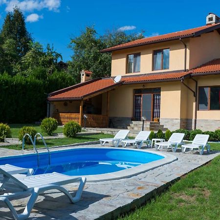 Guest House Beniart Vetrintsi Exterior photo