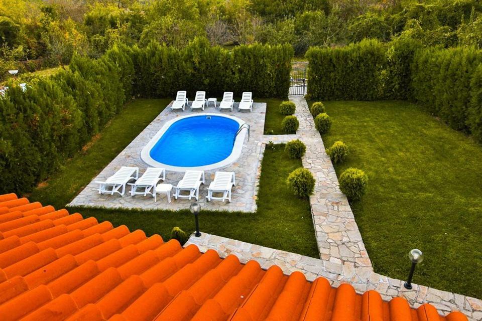 Guest House Beniart Vetrintsi Exterior photo